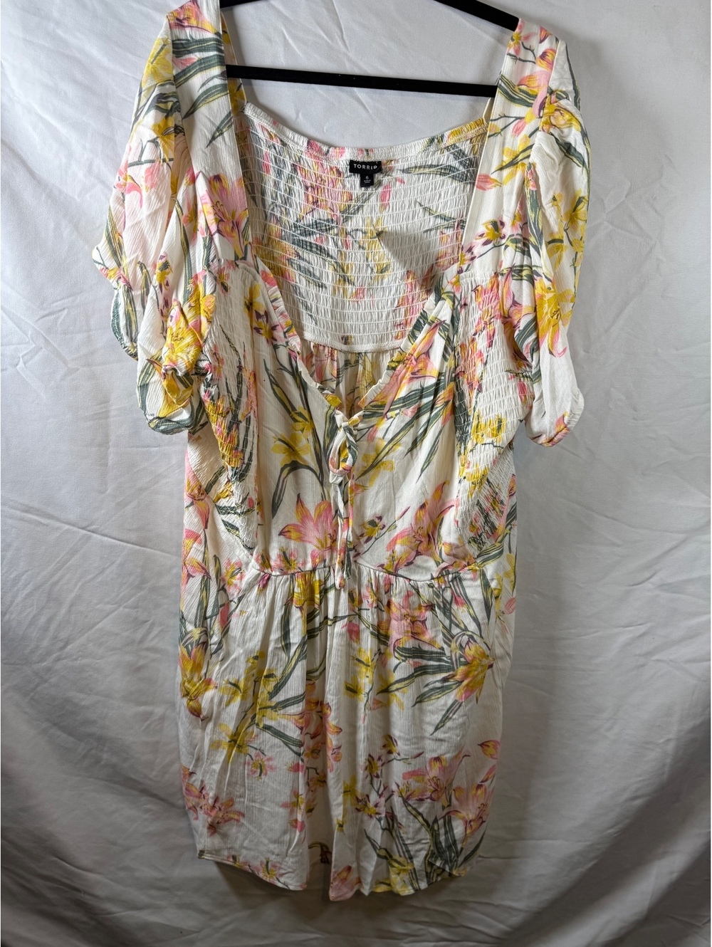 Torrid Floral Puff Sleeve Dress Size 6